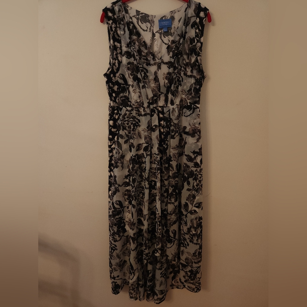 Simply Vera Vera Wang Black and White Maxi Sundress